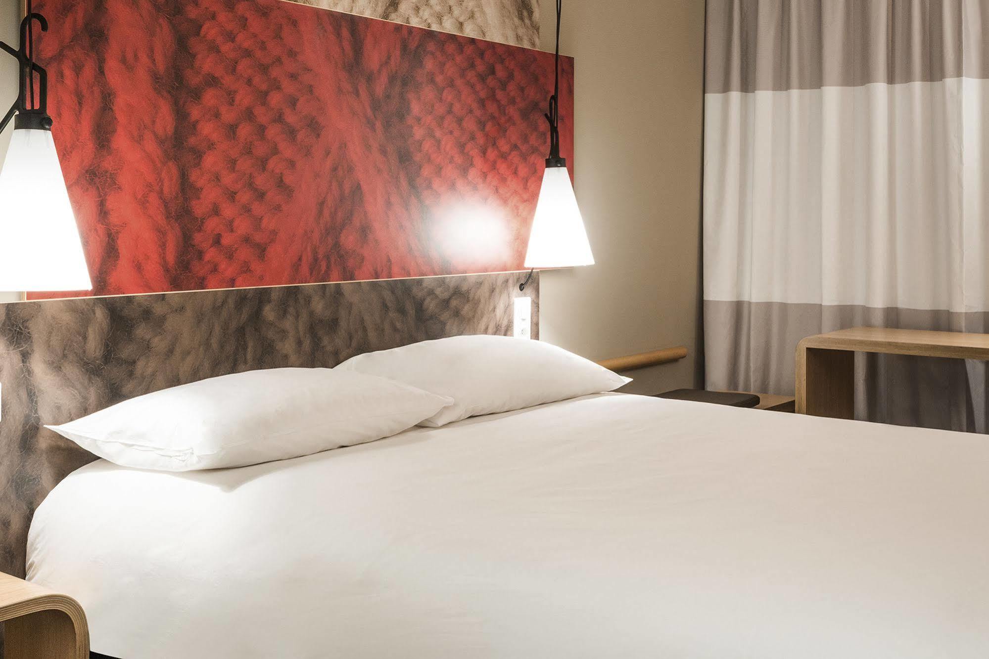Hotel Ibis Yogyakarta Adi Sucipto Pakualaman Zewnętrze zdjęcie
