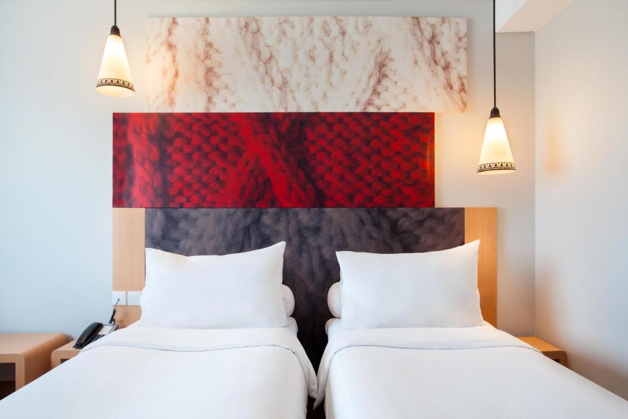 Hotel Ibis Yogyakarta Adi Sucipto Pakualaman Zewnętrze zdjęcie